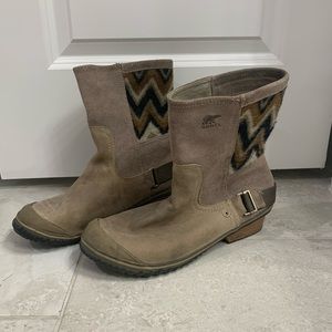 SOREL rain boots 10